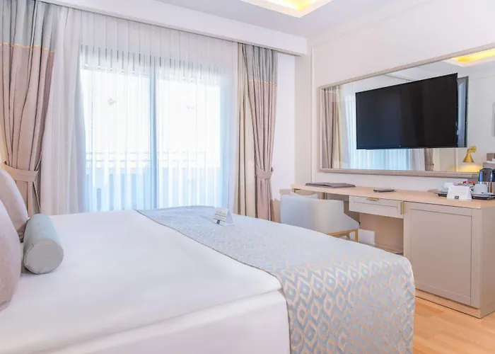 Miramare Queen فندق 5*