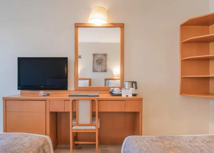 فندق Miramare Queen 5*